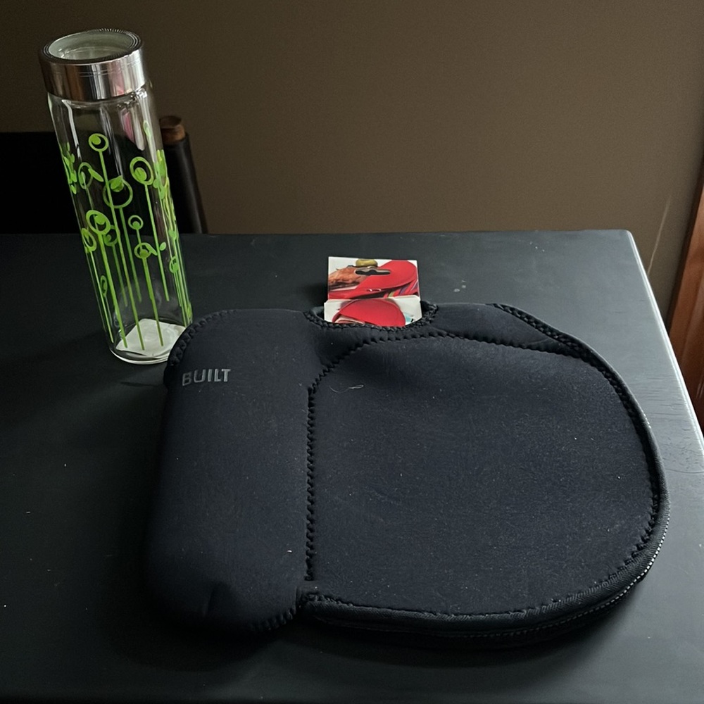 Neoprene Lunch Tote with Glass Water Bottle Insulates food and beverages